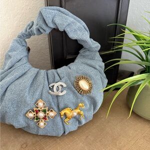 ✨ Double C–Inspired Crystal Brooch ✨